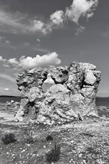 Raukar Limestone Pillars Drucke: Raukar, limestone pillars, mythical creatures