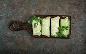 Balkan Peninsula Dishes Drucke: Raw cabbage rolls, not cooked, with minced meat
