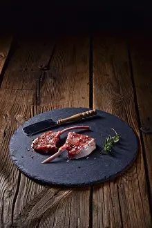 Raw Lamb Rack Drucke: Raw cut rack of lamb