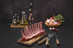 Raw Lamb Drucke: Raw fresh rack of lamb on kitchen table