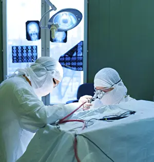 Healthcare Professionals Drucke: A real brain surgery, two surgeons at work