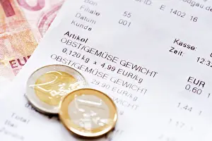 Empty Supermarket Aisle Drucke: Receipt for fruit and vegetables