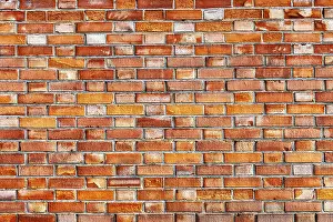 Historic City Center Background Drucke: Red brick wall as background texture