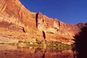 Arches National Park Utah Drucke: Red cliffs reflected in the Colorado River
