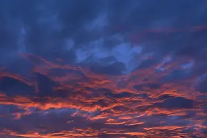 Atmospheric Light Overcast Sky Drucke: Red cloud sky after sunset, Bavaria, Germany