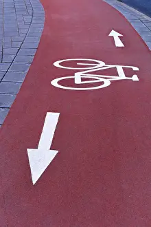 Bicycle Lane Markings Drucke: Red cycle path with white markings