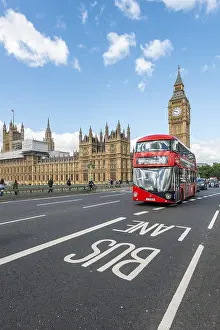 Drucke von Ein roter Doppeldeckerbus auf der Westminster Bridge, dem Westminster Palace und Big Ben, London, England, Großbritannien Westminster Drucke: Ein roter Doppeldeckerbus auf der Westminster Bridge.