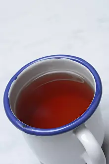 Cut Out Food Images Drucke: Red fruit tea in mug, tea