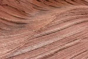 Red Sandstone Formations Drucke: Red sandstone formations create a visually striking abstract texture with layered patterns