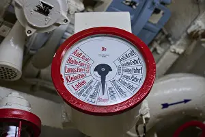 Northern Germany Tourist Spot Drucke: Red ship's engine control panel with scale and labelling