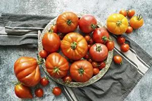Fresh Ripe Tomatoes Drucke: Red tomatoes background, top view