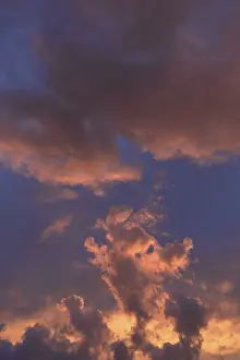 Deserted Evening Sky Drucke: Reddish clouds at sunset, Bavaria, Germany