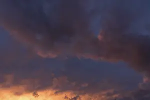 Sunset In Southern Germany Drucke: Reddish clouds at sunset, Bavaria, Germany