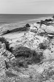 Raukar Rock Formation Drucke: Reef limestone cliffs, coastline