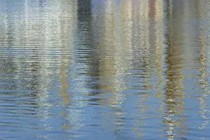 Reflections On The Water Europe Drucke: Reflection, colourful reflections on the water surface