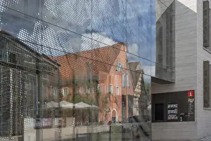 German Educational Institution Drucke: Reflection in the facade of the service centre