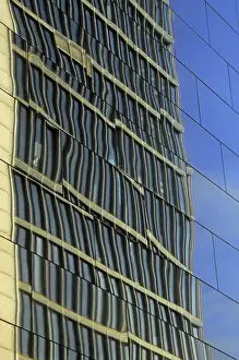 Contemporary Architecture Style Drucke: Reflection of a glass facade