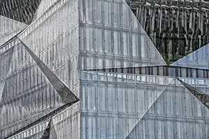 Government District Berlin Drucke: Reflection on a glass window facade