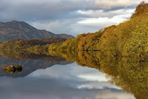 Discolored Water Reflections Drucke: Reflection in Loch Katrine with Highlands