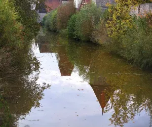 Southern Germany Historic Sites Drucke: Reflection of the medieval defence wall in the Wornitz