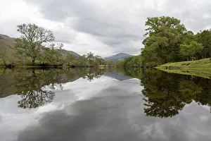 Deserted Valley In Scotland Drucke: Reflection on the River Orchy, Glen Coe Valley