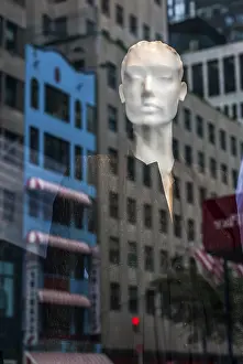 NYC Travel Photography Drucke: Reflection in the window, fashion