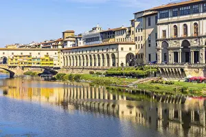 Florence Italy Tourist Attraction Drucke: Reflections in the water of the river Arno