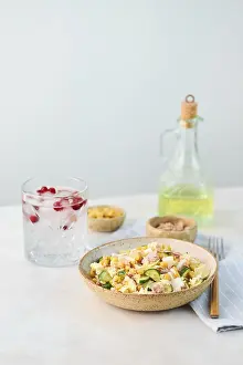 Ceramic Bowl Decor Drucke: A refreshing salad with tuna, corn