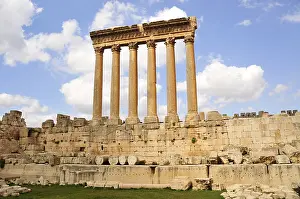 Baalbek Lebanon Drucke: The six remaining columns of the Temple of Jupiter