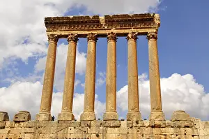 Ancient Temple Architecture Drucke: The six remaining columns of the Temple of Jupiter