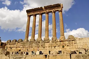 Ancient Architecture Drucke: The six remaining columns of the Temple of Jupiter