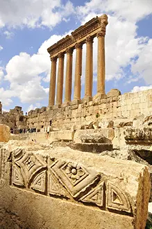 Baalbek Lebanon Drucke: The six remaining columns of the Temple of Jupiter