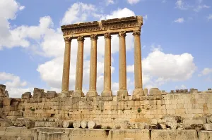 Ancient Architecture Drucke: The six remaining columns of the Temple of Jupiter