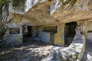 Western Europe Historical Landmarks Drucke: Remains of the medieval monastery of Caluc