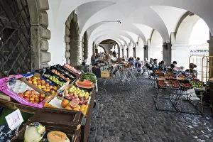 Central Europe Historic Quarter Drucke: Restaurant and fruit stand under arcades