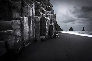 Dramatic Icelandic Landscapes Drucke: Reynisdrangar beach with basalt rocks