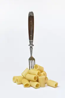 Rigatoni Pasta Drucke: Rigatoni, pasta with fork
