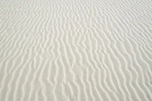 Wavy Structure In Sand Drucke: Ripples, wavy structure in white sand