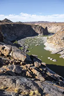 Orange River Landscape Drucke: River bed and dump on the Orange River