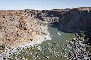 Orange River Landscape Drucke: River bed and dump on the Orange River