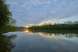 River Landscape Drucke: River landscape, reflection, tree