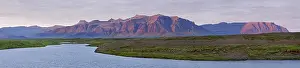 Icelandic River Landscape Drucke: River and mountains in the evening light