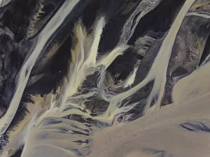 Wild River In South Iceland Drucke: River, river course, river delta