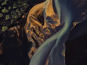 Wild River In Iceland Drucke: River, river course, river delta