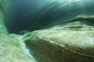 Drucke von Bett des Verzasca, Unterwasseransicht, Lavertezzo, Valle Verzasca, Kanton Tessin, Schweiz Fluss Drucke: Uferbett des Verzasca.