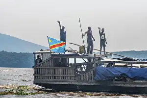 Congo River Boat Drucke: Riverboat on the Congo river, DR Congo