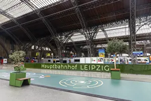 Leipzig Central Station Drucke: Riveted iron framework in the main railway station