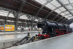Leipzig Railway Station Drucke: Riveted iron framework in the main railway station