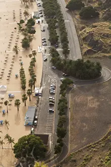 Long Distance Traffic Highway Drucke: Road along the beach, view from the top