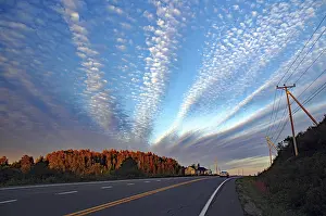 Travel Photography Canada Drucke: Road and clouds, last evening light